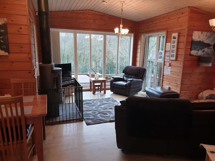Luxury Peak District Lodge, Hot Tub, Log Burner, Nr Lake Rudyard 외부 사진